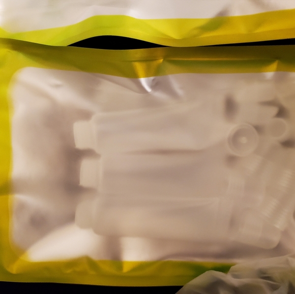 DBAA Cosmetics Lipgloss kits - Picture 4 of 5